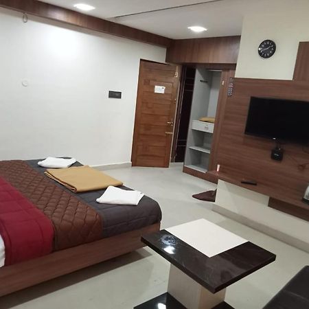 Grand Meridian Vinnamangalam Buitenkant foto