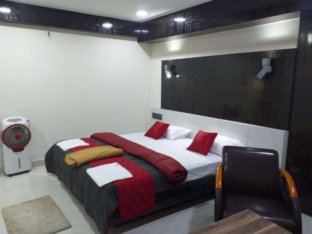 Grand Meridian Vinnamangalam Buitenkant foto