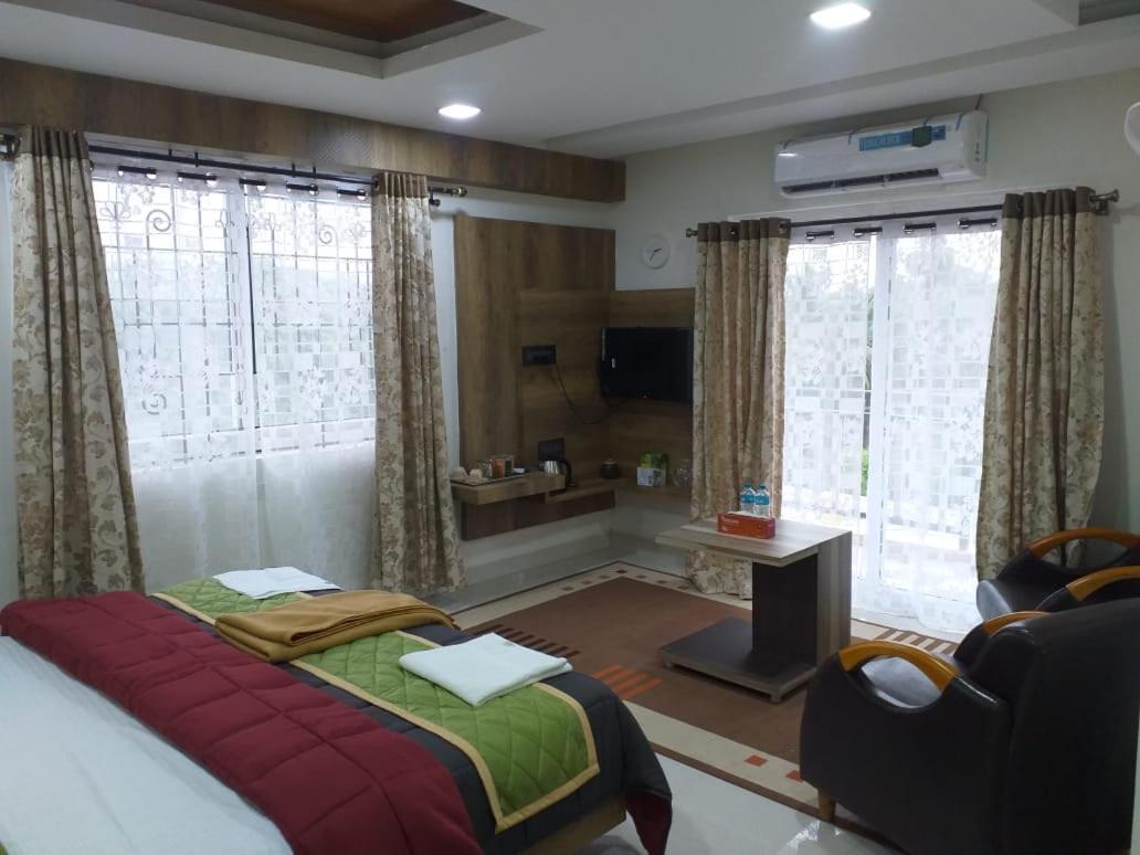 Grand Meridian Vinnamangalam Buitenkant foto