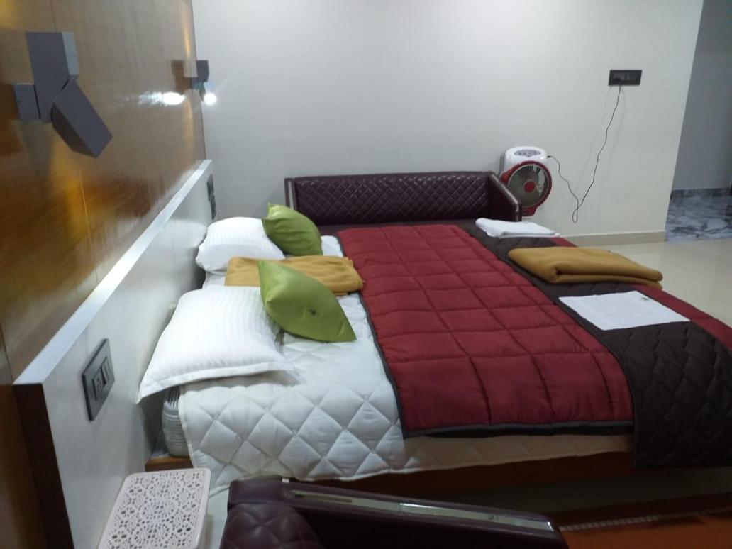 Grand Meridian Vinnamangalam Buitenkant foto