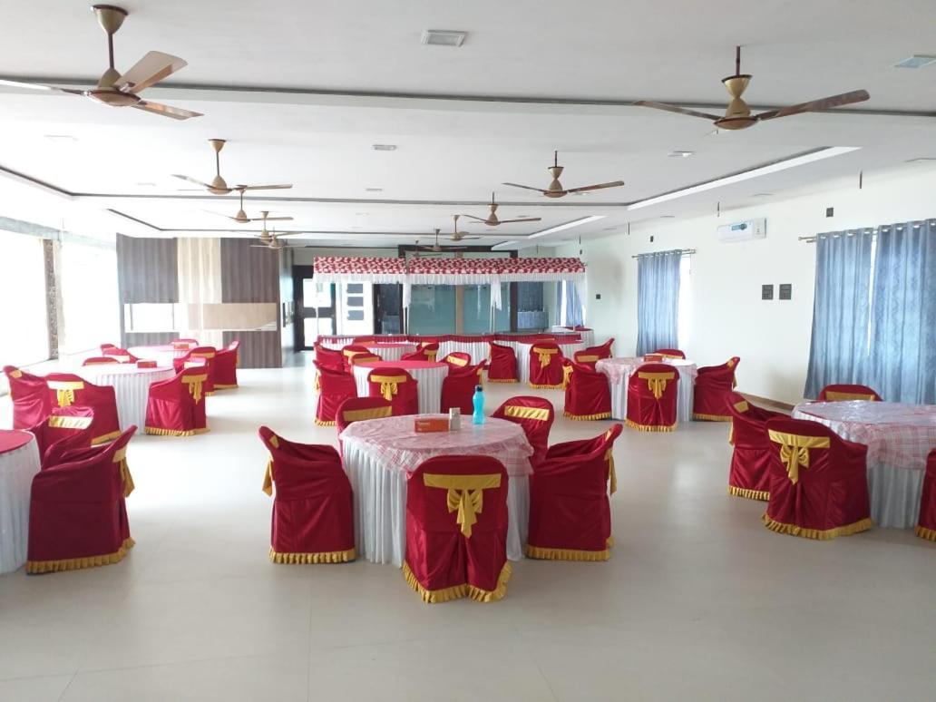 Grand Meridian Vinnamangalam Buitenkant foto
