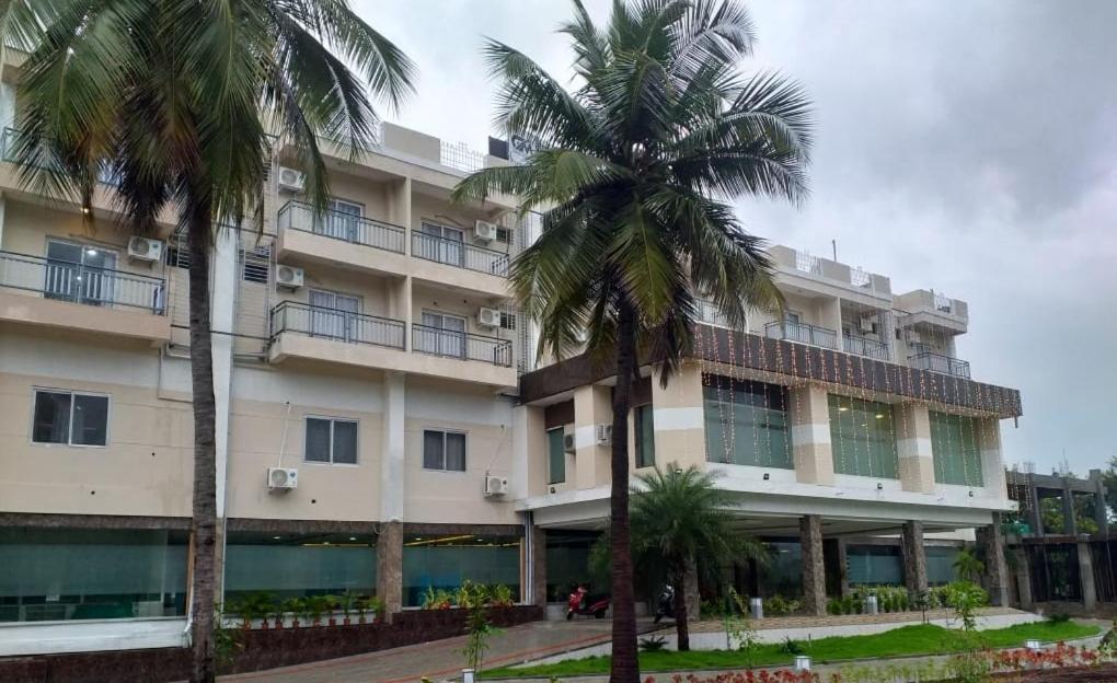 Grand Meridian Vinnamangalam Buitenkant foto