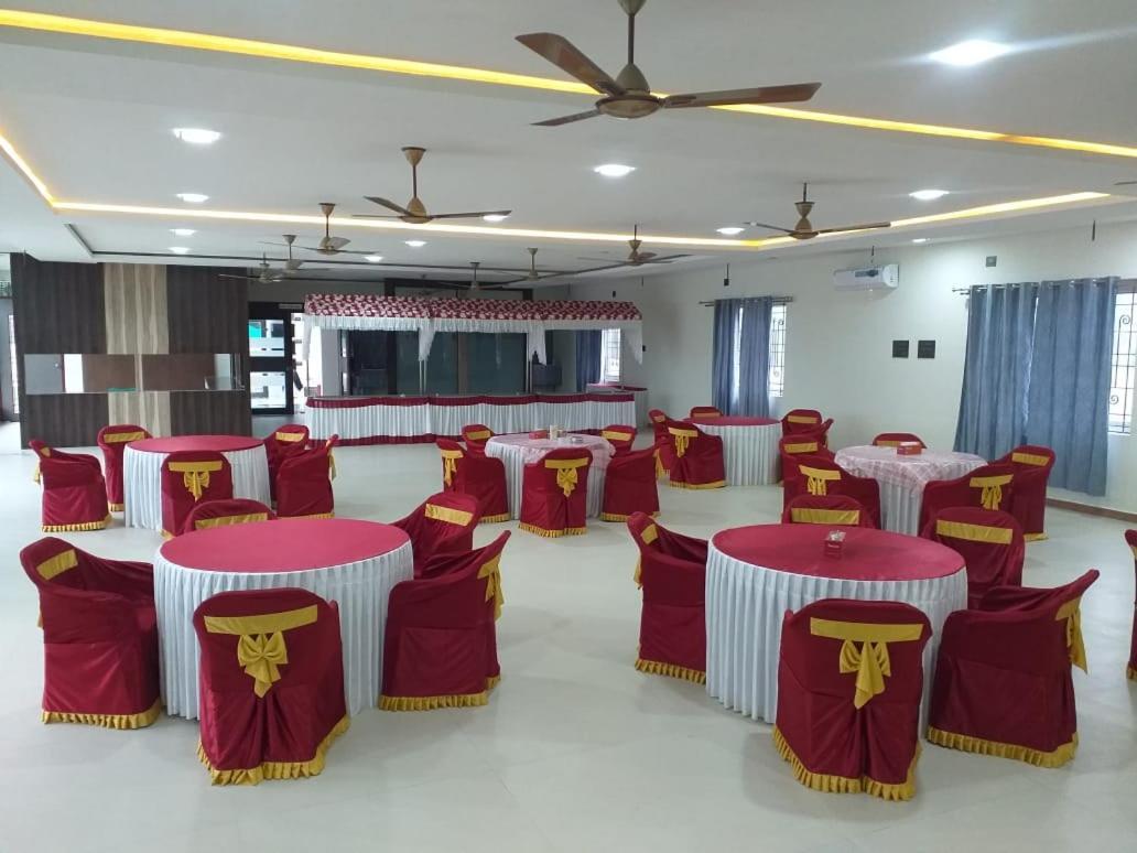 Grand Meridian Vinnamangalam Buitenkant foto