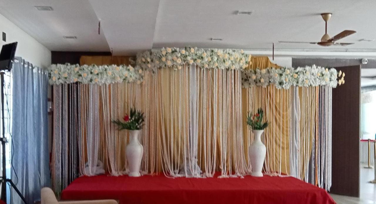 Grand Meridian Vinnamangalam Buitenkant foto