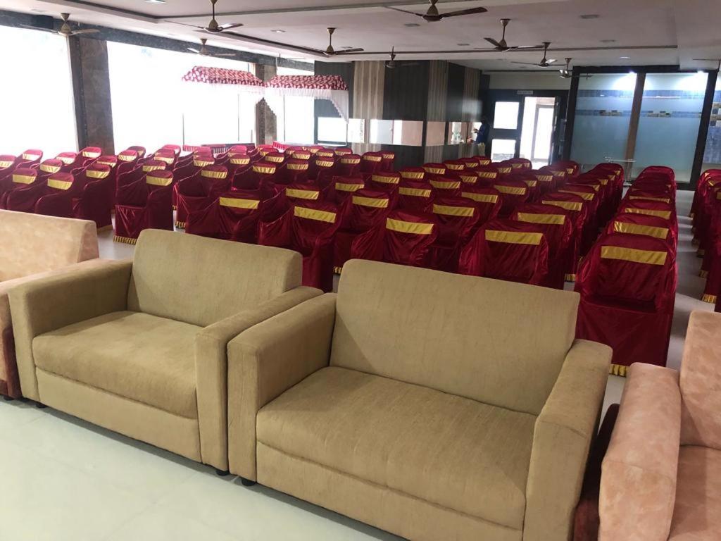 Grand Meridian Vinnamangalam Buitenkant foto