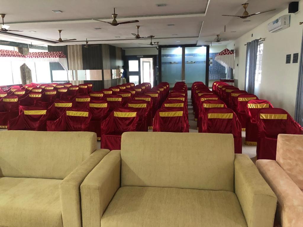 Grand Meridian Vinnamangalam Buitenkant foto