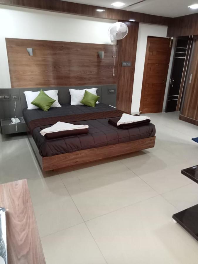 Grand Meridian Vinnamangalam Buitenkant foto
