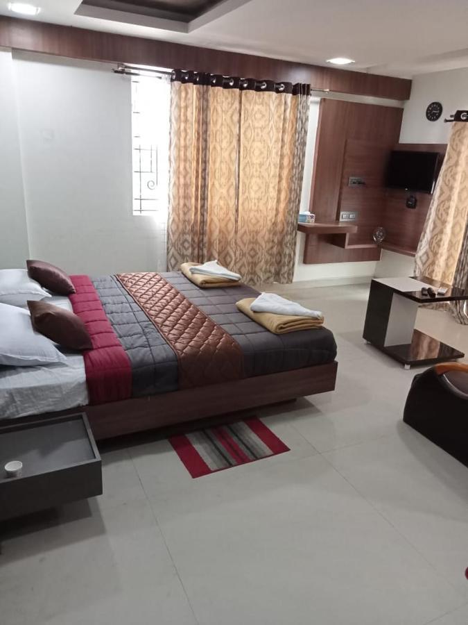Grand Meridian Vinnamangalam Buitenkant foto